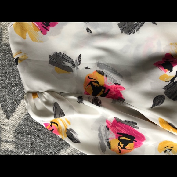 White House Black Market Blouse - Picture 2 of 6